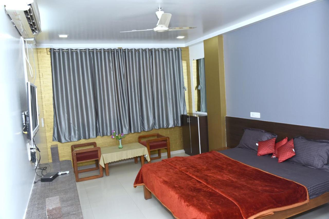 Oyo 67509 Hotel Tukson Narayangaon Exterior photo