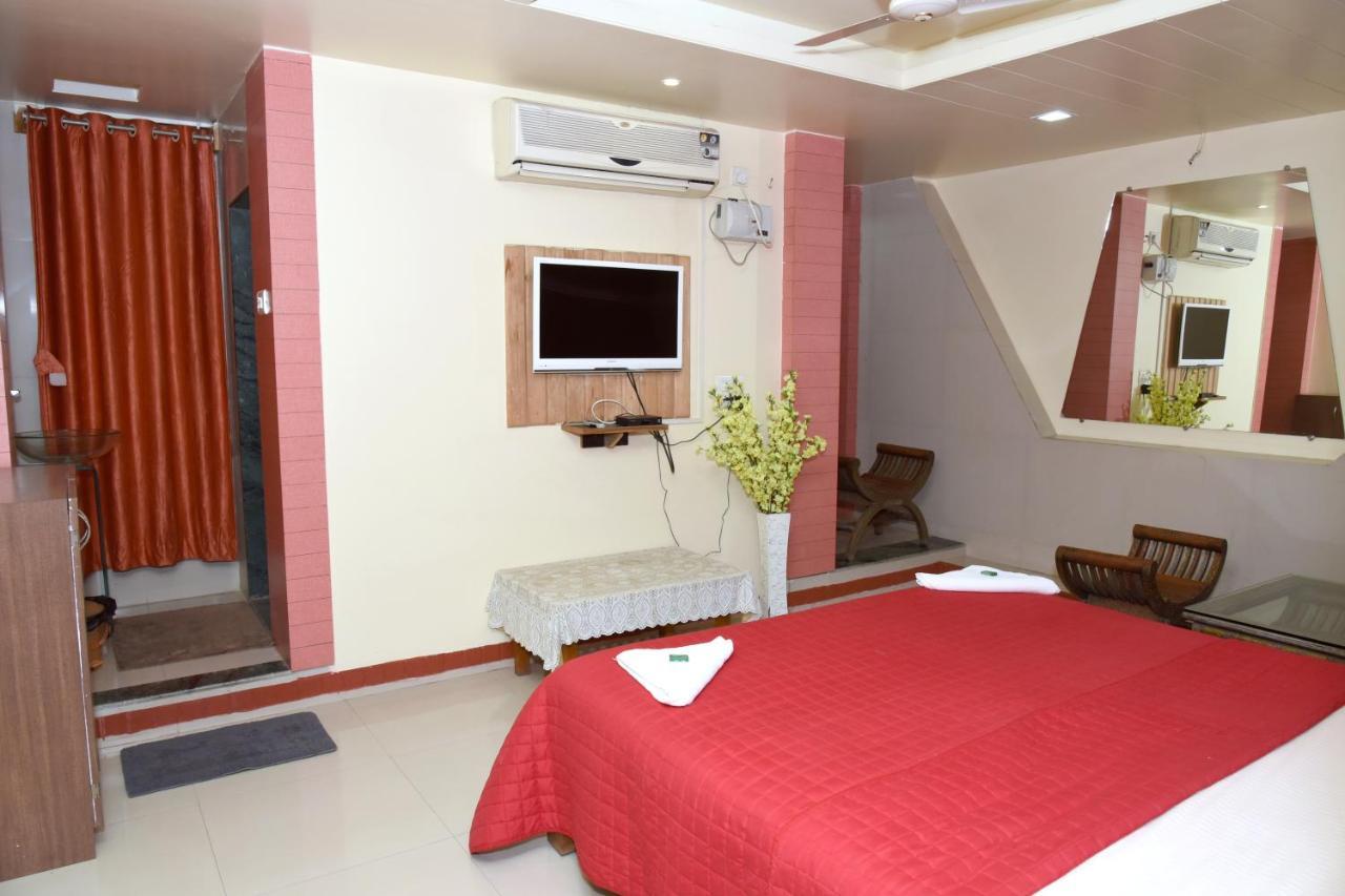 Oyo 67509 Hotel Tukson Narayangaon Exterior photo