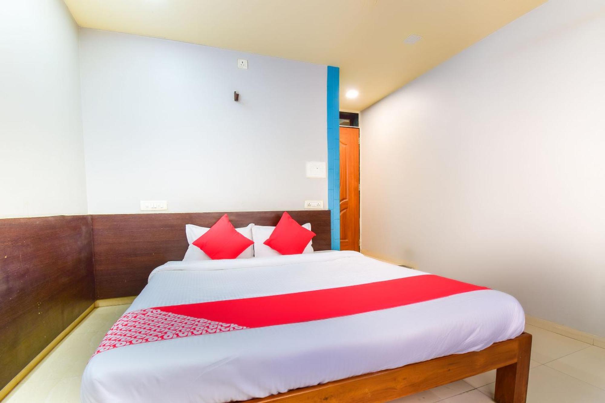 Oyo 67509 Hotel Tukson Narayangaon Exterior photo