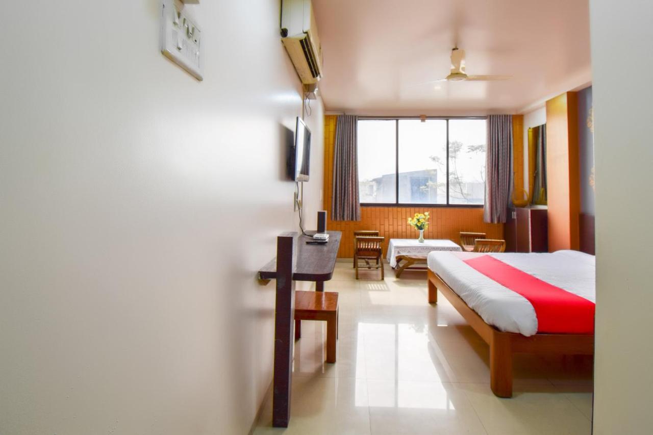 Oyo 67509 Hotel Tukson Narayangaon Exterior photo