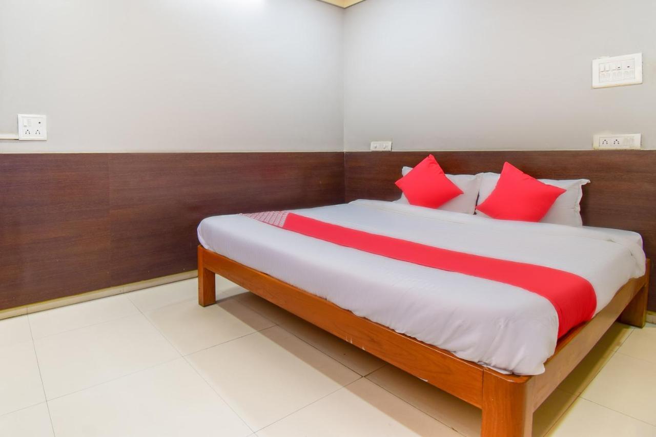 Oyo 67509 Hotel Tukson Narayangaon Exterior photo